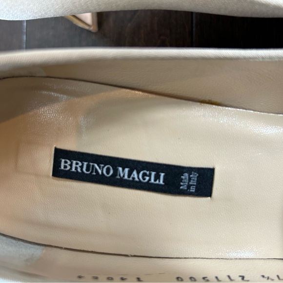 Vintage Bruno Magli “Regency” Beige Heels - Picture 6 of 14